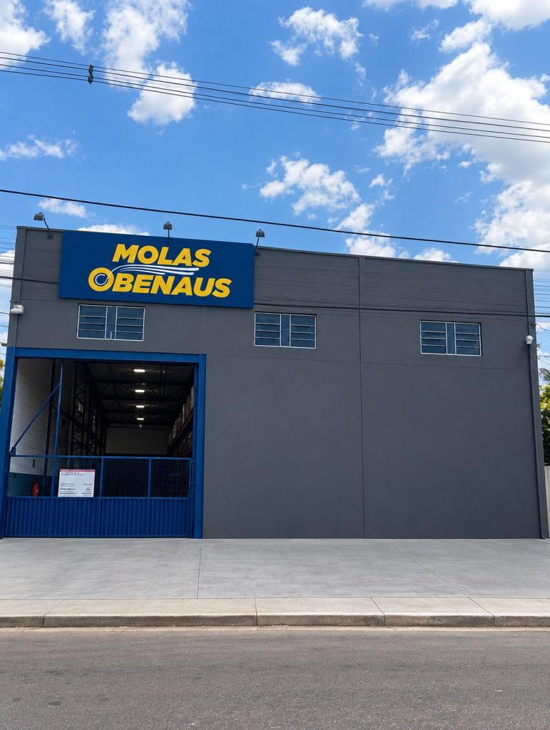 Área externa — Molas Obenaus — Distribuidora Goiânia — foto 1